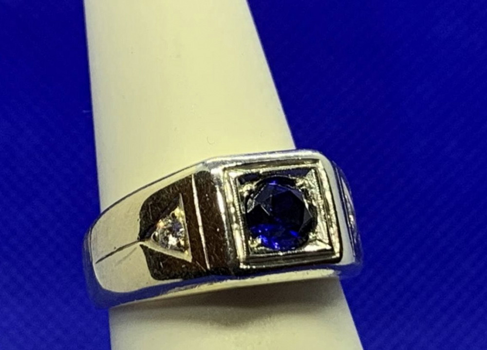 1825 ოქროს ბეჭედი საფირონით და ბრილიანტებით Tbilisi - photo 3