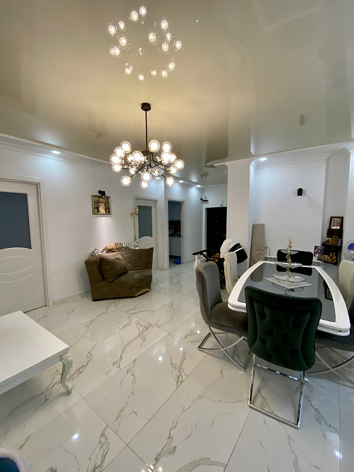 Продам 3-комн. квартиру 81м² 4/16 эт. Батуми - изображение 3