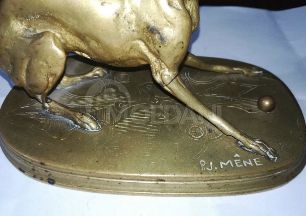 გრეიჰაუნდი ბრინჯაოს ქანდაკება (Greyhound) თბილისი - photo 1