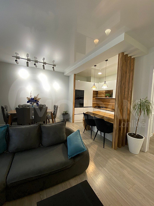 Продам 3-комн. квартиру 102м² 5/12 эт. Тбилиси - изображение 1