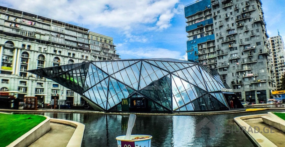 Short Term Rentals three-room 90m² 6/14 floor Batumi - photo 1