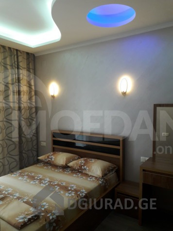 Сдам 3-комн. квартиру на сутки в Батуми  65м² 4/4 эт. Батуми - изображение 3