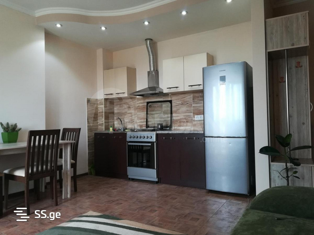 Сдам 2-комн. квартиру на сутки в Тбилиси  45м² 4/8 эт. Тбилиси - изображение 2