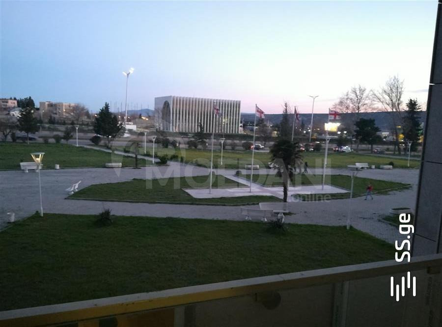 Сдам 2-комн. квартиру на сутки в Тбилиси  45м² 4/8 эт. Тбилиси - изображение 9