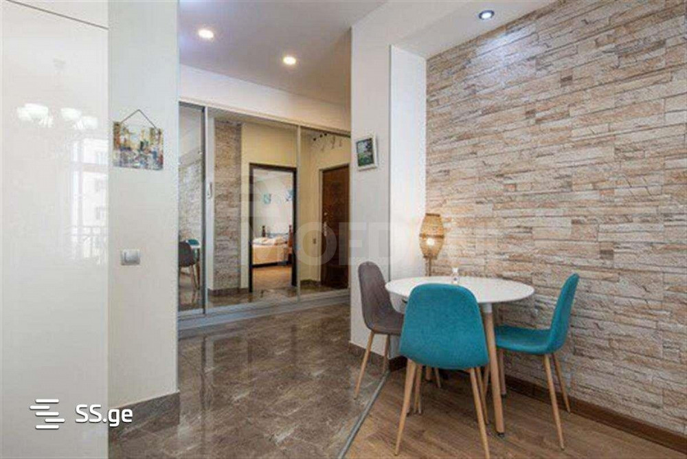 ქირავდება 2 ოთახიანი ბინა 85მ² 5/7 სართ თბილისი - photo 1