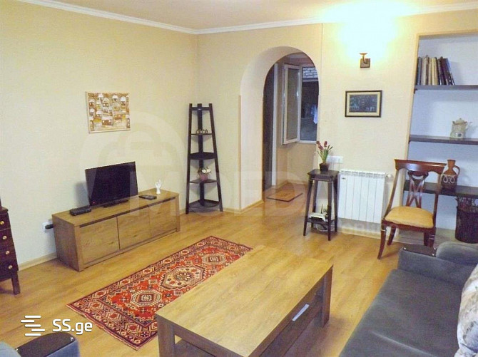 Продается 2-х комнатная квартира в Мтацминда Тбилиси - изображение 1