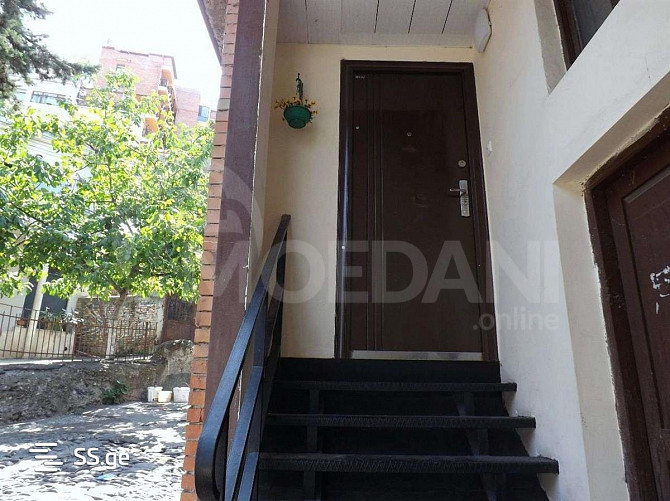 Продается 2-х комнатная квартира в Мтацминда Тбилиси - изображение 2
