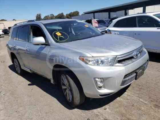 Toyota Highlander 2013 თბილისი