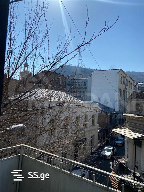 Продам 4-комн. квартиру 147м² 3/3 эт. Тбилиси - изображение 1