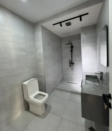 იყიდება 2 ოთახიანი ბინას 59მ² 8/10 სართ თბილისი