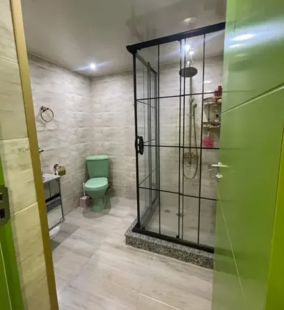 იყიდება 3 ოთახიანი ბინას 91მ² 2/4 სართ თბილისი