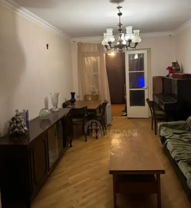 იყიდება 3 ოთახიანი ბინას 91მ² 2/4 სართ თბილისი - photo 1