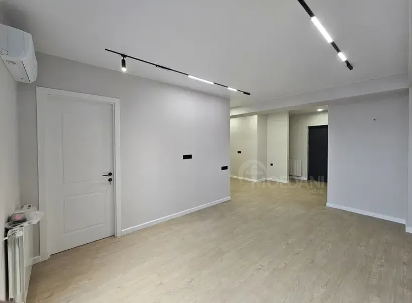 იყიდება 2 ოთახიანი ბინას 57.5მ² 6/6 სართ თბილისი - photo 1