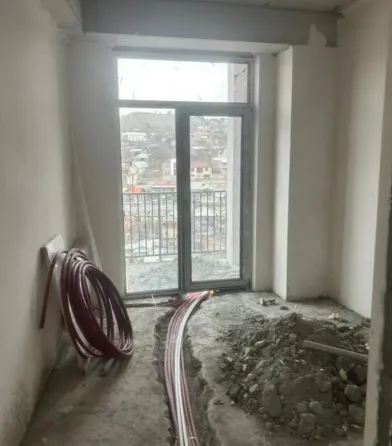 იყიდება 2 ოთახიანი ბინას 41მ² 15/16 სართ თბილისი