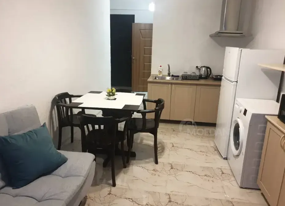 იყიდება 2 ოთახიანი ბინას 47.8მ² 10/14 სართ ბათუმი - photo 1