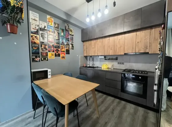 იყიდება 2 ოთახიანი ბინას 53მ² 11/11 სართ თბილისი