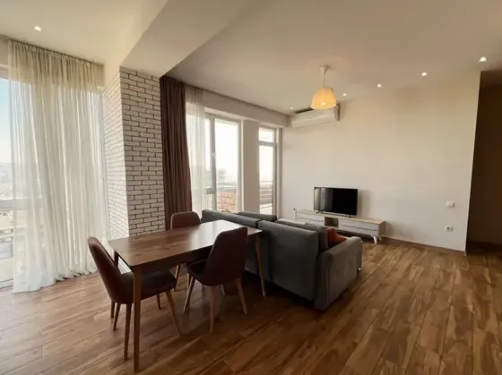 იყიდება 3 ოთახიანი ბინას 79მ² 11/14 სართ თბილისი