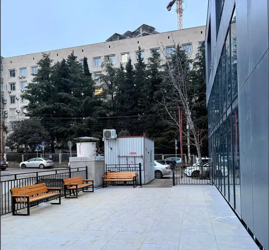 იყიდება 2 ოთახიანი ბინას 73.45მ² 8/15 სართ თბილისი - photo 1