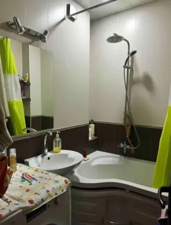 Продам 5-комн. квартиру 103м² 2/9 эт. Тбилиси