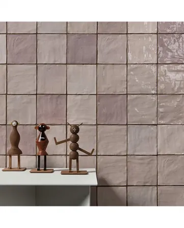 Riad Pink 10*10 კაფელი არის დახვეწილი და თანამედროვე დიზაინის მქონე მოსაპირკეთებელი მასალა თბილისი