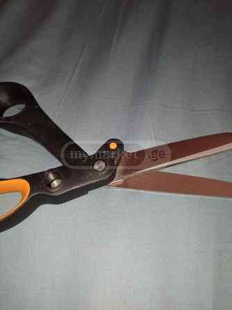 იყიდება ორიგინალი pruner fiskars p961 ჩამოტანილი ევროპიდან ა თბილისი