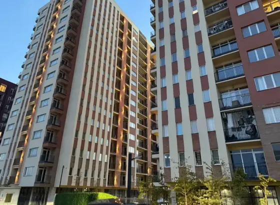 იყიდება 3 ოთახიანი ბინას 85მ² 9/16 სართ თბილისი