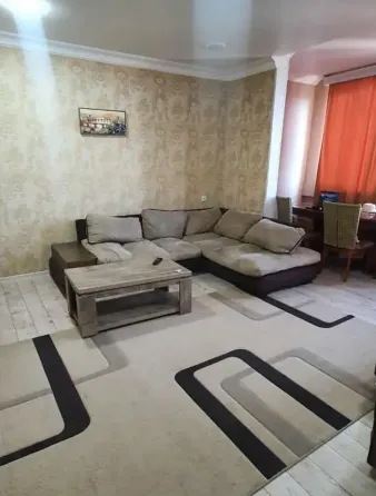 იყიდება 3 ოთახიანი ბინას 76მ² 7/10 სართ თბილისი