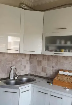 იყიდება 3 ოთახიანი ბინას 76მ² 7/10 სართ თბილისი