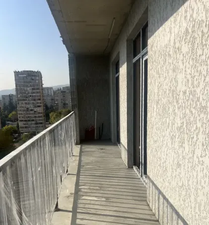 იყიდება 3 ოთახიანი ბინას 95მ² 3/11 სართ თბილისი