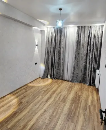 იყიდება 3 ოთახიანი ბინას 68მ² 3/7 სართ თბილისი