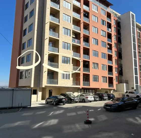 იყიდება 3 ოთახიანი ბინას 84მ² 3/10 სართ თბილისი