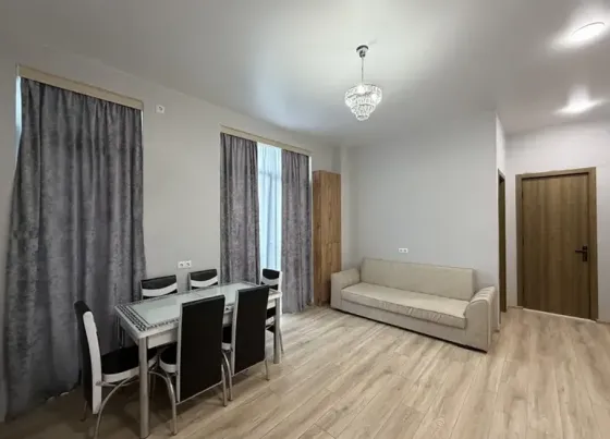 იყიდება 2 ოთახიანი ბინას 40მ² 1/7 სართ თბილისი