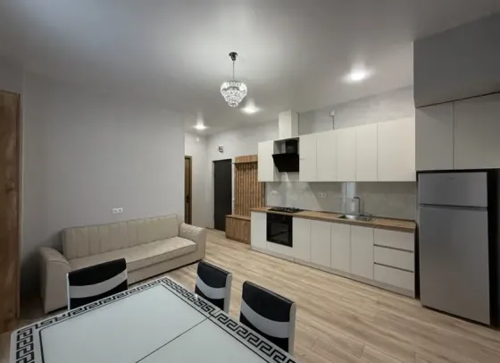 იყიდება 2 ოთახიანი ბინას 40მ² 1/7 სართ თბილისი