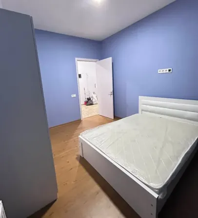 ქირავდება 3 ოთახიანი ბინა 80მ² 2/18 სართ თბილისი