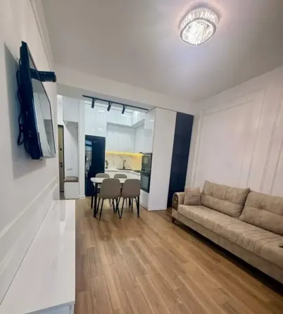 ქირავდება 2 ოთახიანი ბინა 60მ² 16/25 სართ თბილისი