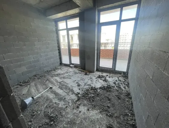 იყიდება 4 ოთახიანი ბინას 130მ² 12/13 სართ თბილისი