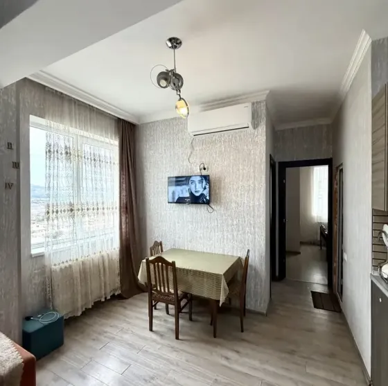 ქირავდება 2 ოთახიანი ბინა 65მ² 8/20 სართ თბილისი