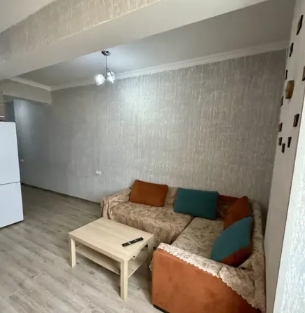 ქირავდება 2 ოთახიანი ბინა 65მ² 8/20 სართ თბილისი