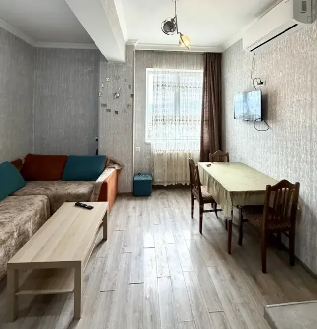 ქირავდება 2 ოთახიანი ბინა 65მ² 8/20 სართ თბილისი - photo 1