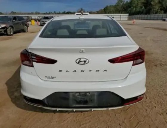 Hyundai Elantra 2019 თბილისი