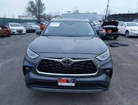 Toyota Highlander 2.5L 2025 თბილისი