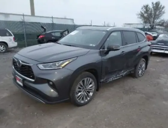 Toyota Highlander 2.5L 2025 თბილისი