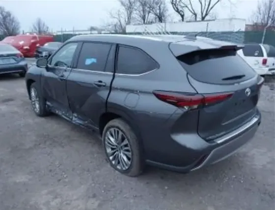 Toyota Highlander 2.5L 2025 თბილისი