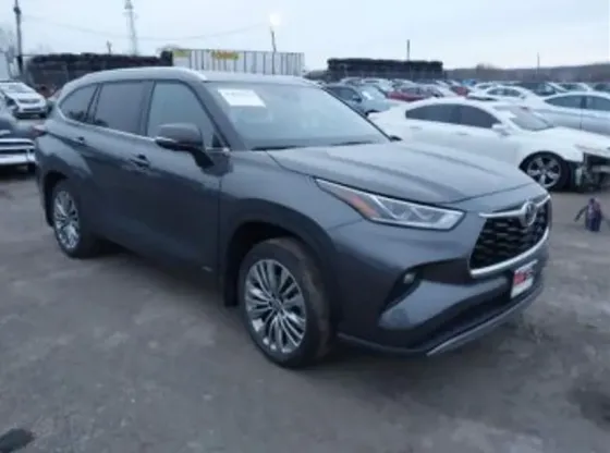 Toyota Highlander 2.5L 2025 თბილისი