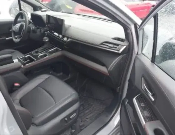 Toyota Sienna 2.5L 2025 თბილისი