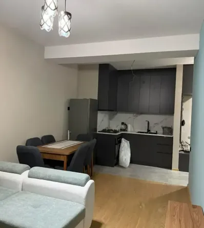 ქირავდება 2 ოთახიანი ბინა 60მ² 14/18 სართ თბილისი