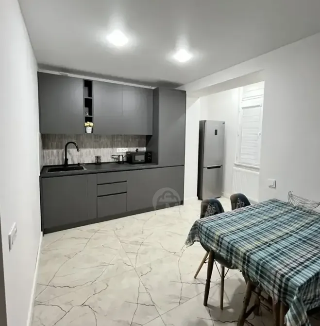 ქირავდება 2 ოთახიანი ბინა 65მ² 3/8 სართ თბილისი - photo 3