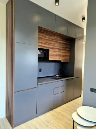 ქირავდება 2 ოთახიანი ბინა 45მ² 8/10 სართ თბილისი