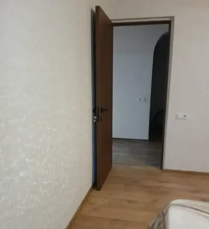 ქირავდება 3 ოთახიანი ბინა 82მ² 1/9 სართ თბილისი