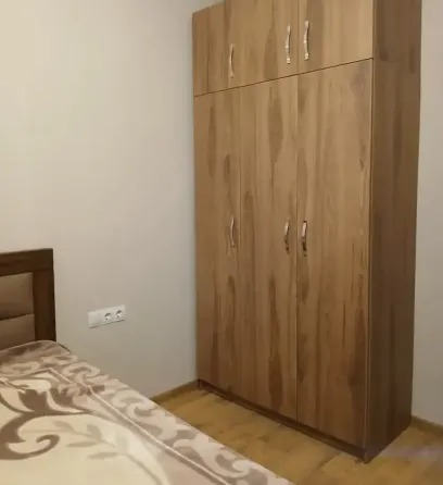 ქირავდება 3 ოთახიანი ბინა 82მ² 1/9 სართ თბილისი